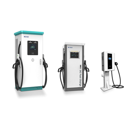 Stazione di ricarica elettrica pubblica all'aperto con interfaccia CHAdeMO CCS tipo 2