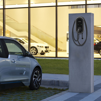 Caricabatterie veloci per veicoli elettrici a parete/colonna KIWI da 22 kW per tensione di ingresso di 380v e cavi di tipo 1