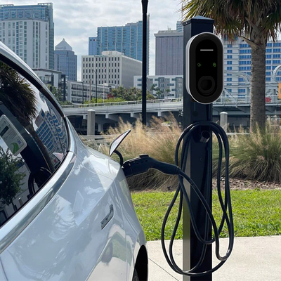 Caricabatterie per veicoli elettrici di tipo 2 a 3 fasi 32A per Tesla Model 3 portatile e con frequenza di rete di 50Hz±10Hz