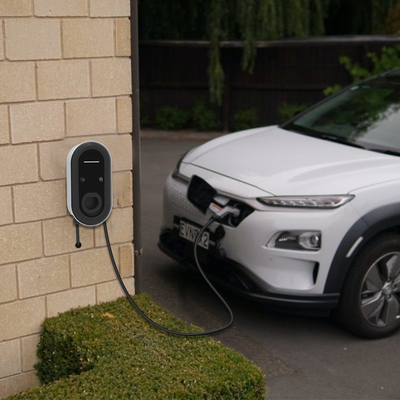 Stazione di ricarica per veicoli elettrici di livello 2 con uscita e monitoraggio della tensione di 7 kW