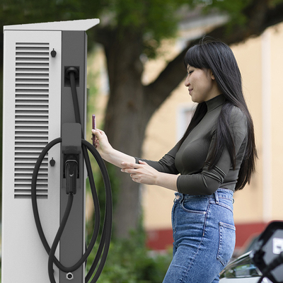60KW caricabatterie rapidi per veicoli elettrici Chademo a livello 3 CCS tipo 1 a terra per la ricarica rapida e rapida