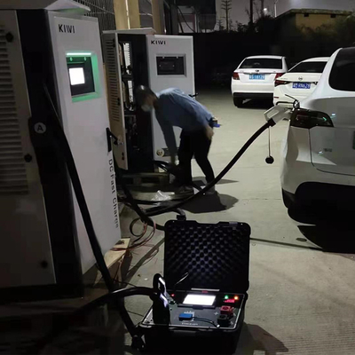 Stazione di ricarica veloce per auto elettrica a 3 fasi da 120 kW Chademo CCS1 CCS Tipo 2 Fast DC EV Charger